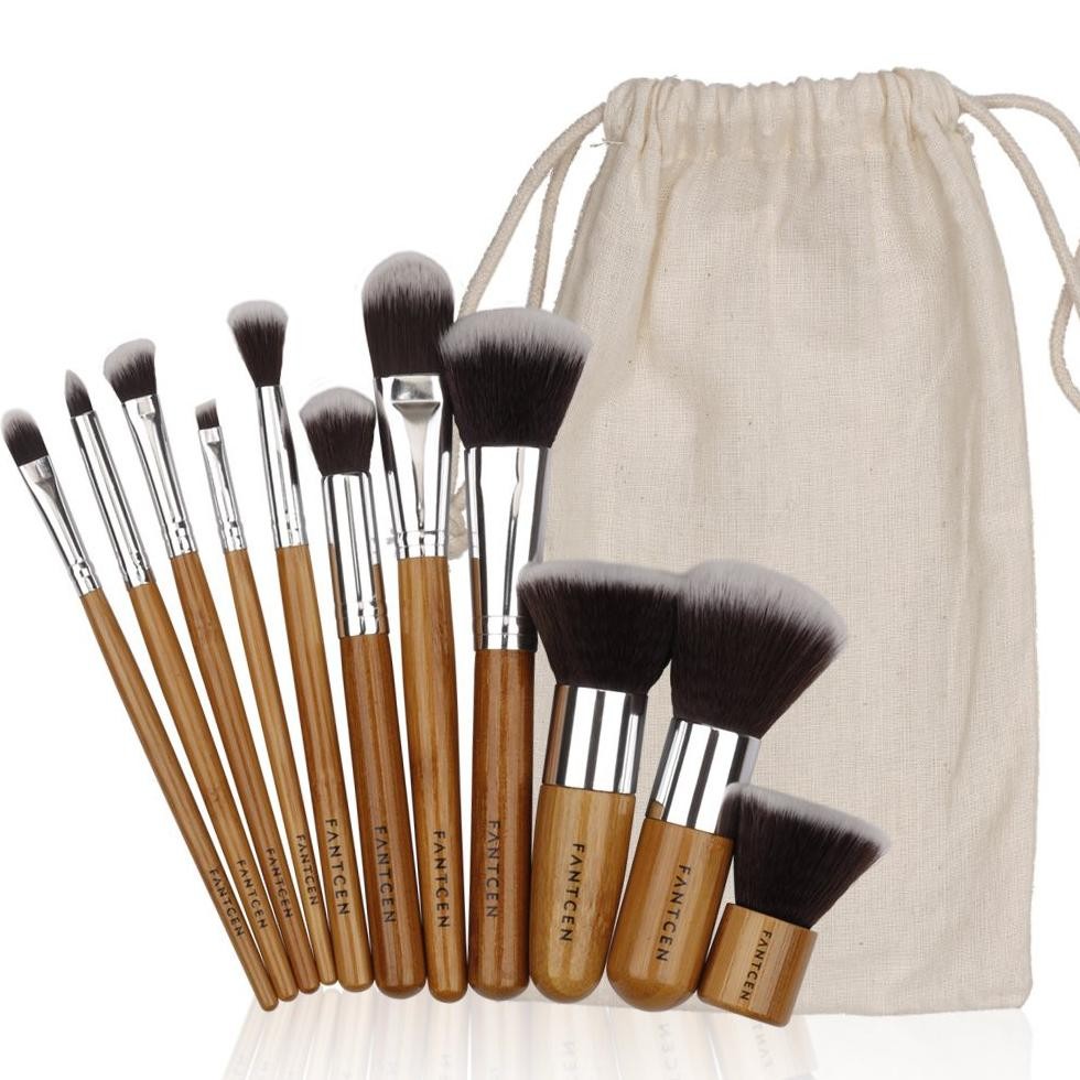

baru kabuki kuas make up 11pcs gagang kayu + pouch lucu bulu super lembut