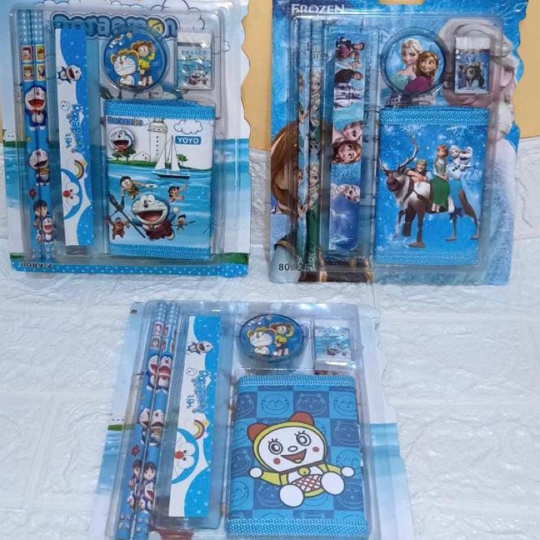 

Alat Tulis Set Anak Karakter 6 In 1 Dompet Lucu Hadiah Souvenir Pensil Rautan Penghapus Penggaris Spaylater 0%