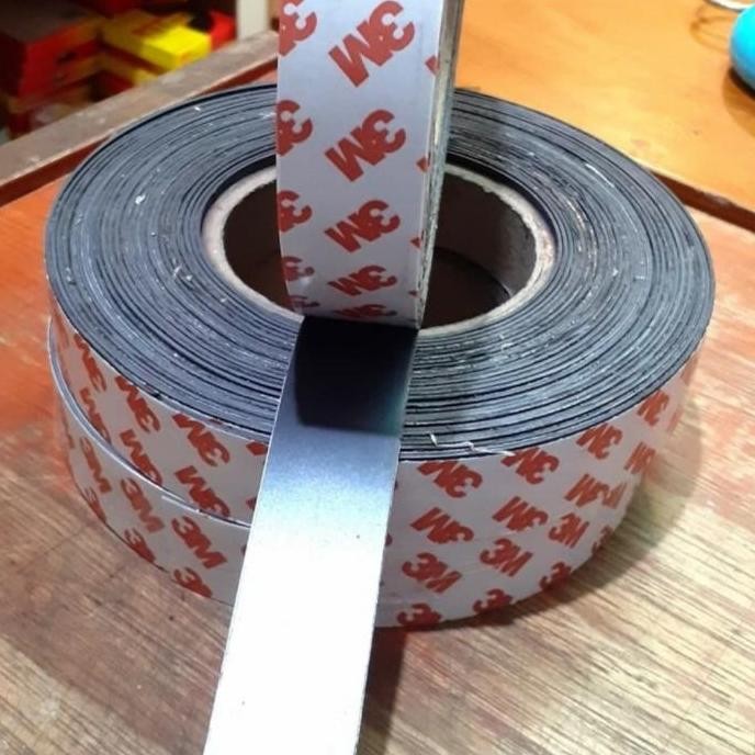

Double tape Magnet 3M 1in x 10mtr - magnet tip - Lakban magnet LS