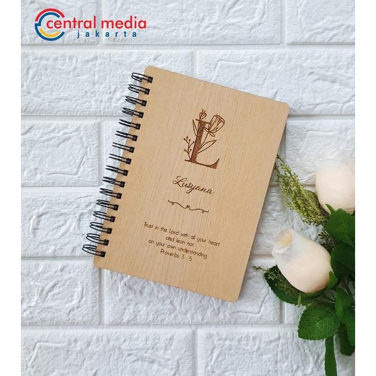 

Wooden Note Book A5 Custom Grafir Nama + Gift Box Buku Diary Kayu Kado