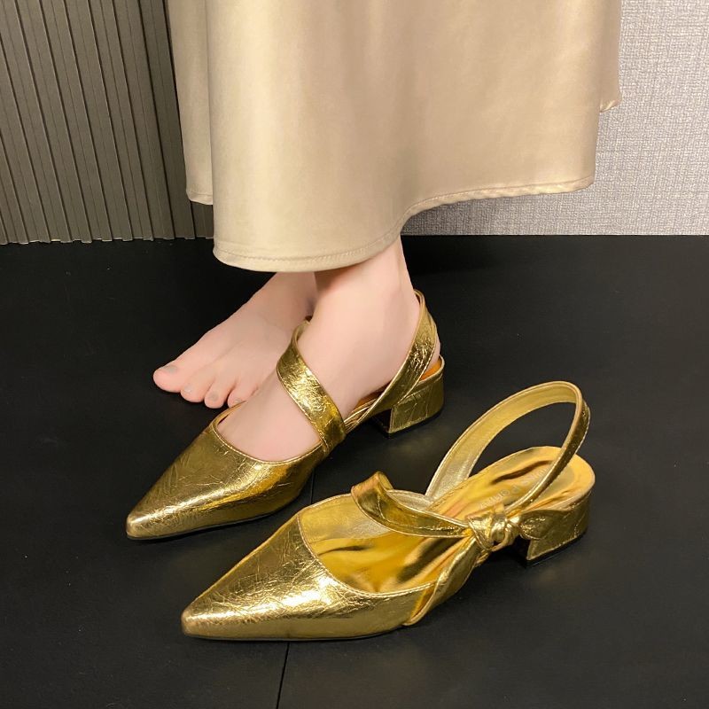 Sandal Wanita Ujung Runcing Kulit Lembut Pita Samping Hak Rendah Tertutup