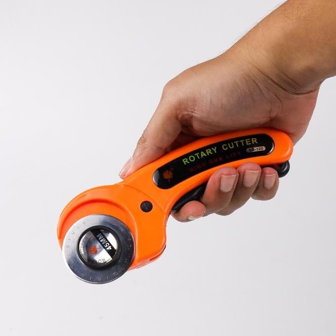 

ready !!! Paket Cutting Mat A1 + Rotary Cutter 45mm + Pen Cutter