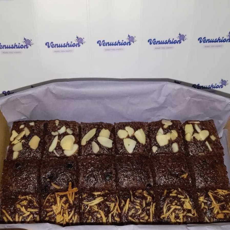 

Kue Brownies Fudgy Dark Chocolate Skat Ukuran 2010 Isi 18 Pcx Mix