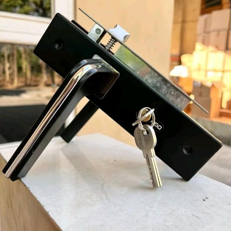 Handle set kunci pintu,minimalis dan elegan/