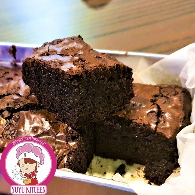 

kue brownies triple chocolate almond y-kitchen "premium enaknya!" termurah