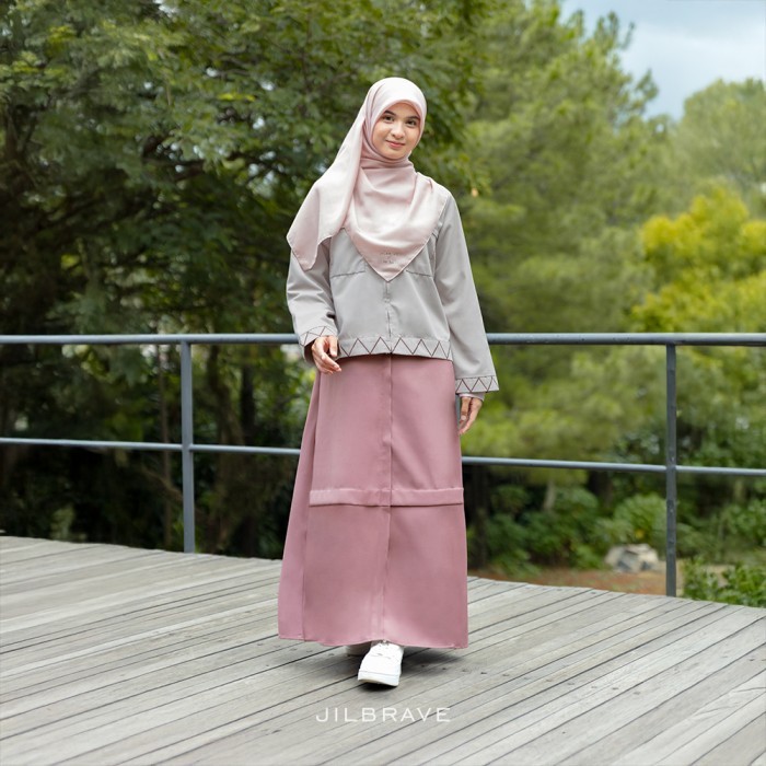 Murah JILBRAVE Heera Dress 2 in 1 Gamis Set Outer Wanita Outdoor Sporty dengan Style Casual Boyish