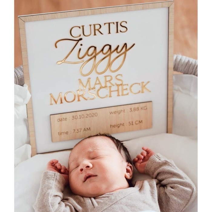

TERBARU! Baby Board Name Gold / Birth Board Customized / Papan Nama Bayi Lahir