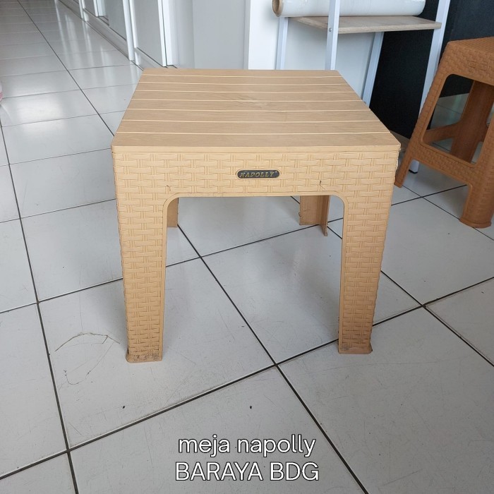 Kursi Plastik Teras Napolly