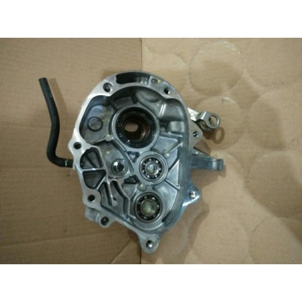 Dudukan Rasio Ratio Gear Box Gigi Gardan Dudukan Kampas Rem Belakang Crank Case Vario 125 Old Origin