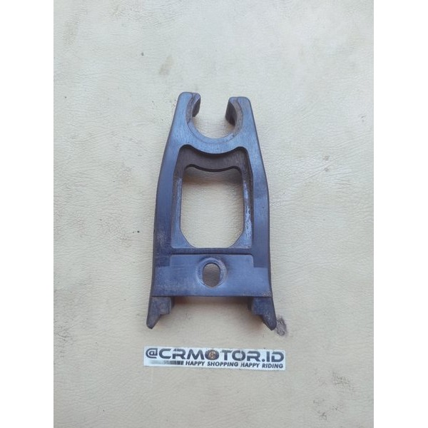 Karet Bantalan Rantai Rante Tahanan Swing Arm Seal Guard Yamaha Scorpio Z Ori Copotan Motor Barang L