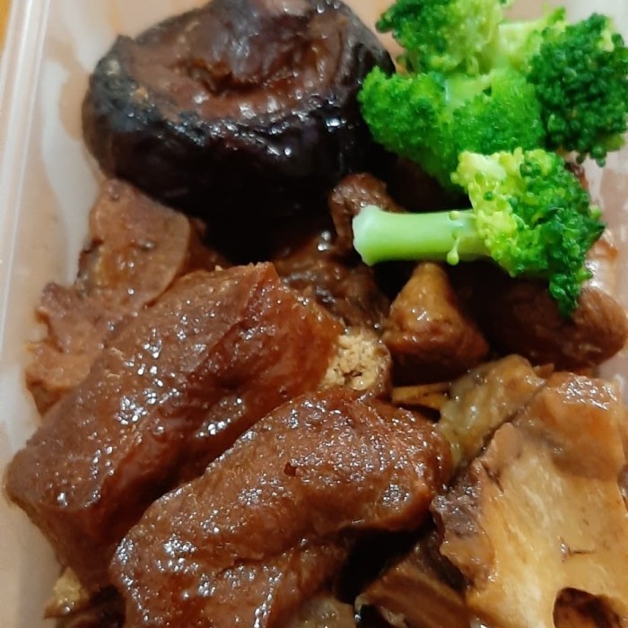 

Uncle Lau Kitchen-1/2Kg Pack Cukiok/Kaki Babi Kecap Spesial Paman Lau Termurah