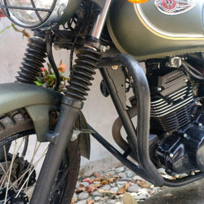 ENGINE GUARD KAWASAKI W175 BLACK