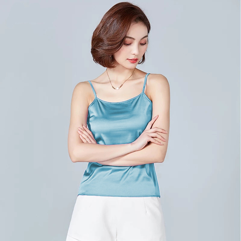 Kaos & Atasan Olahraga Wanita