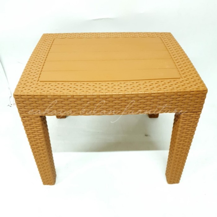 Meja Teras Rotan Sintetis / Meja Plastik Tabitha