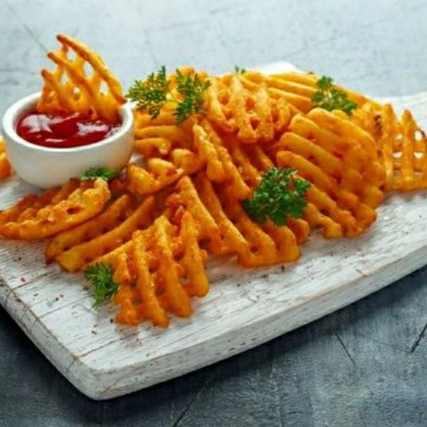 

Frozen Crisscut French Fries / Kentang Waffle 500 Gram Original