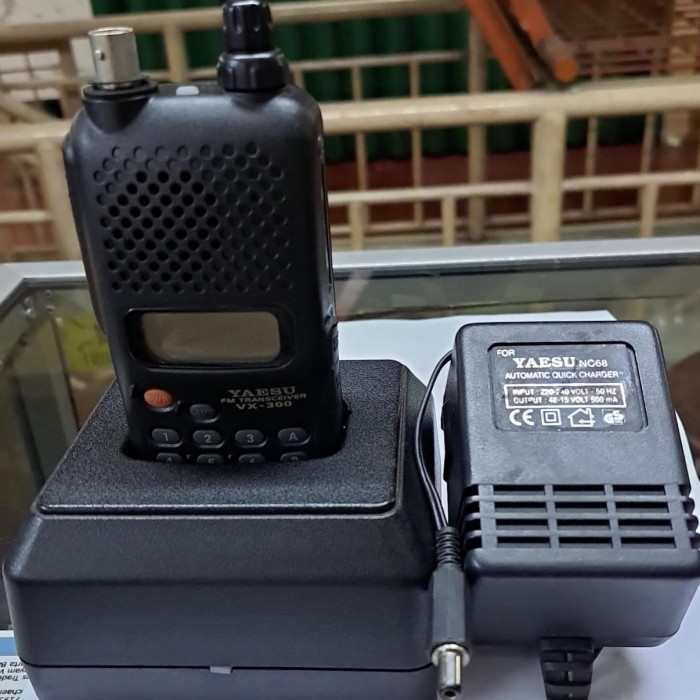 Charger Yaesu Original VX300