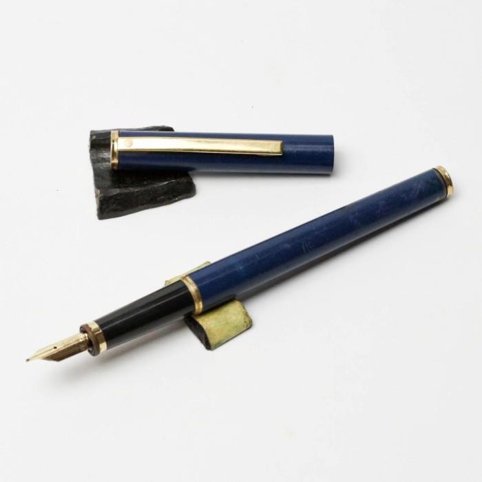 

(1980s) Sheaffer TRZ / Fashion Blue Lacquer Fountain Pen Original