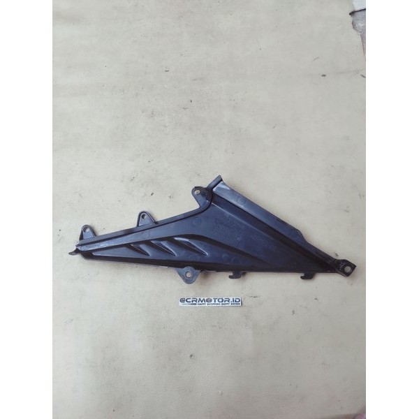 Sambungan Coverside Cover Aki Samping Cover Mesin Kanan R Honda Megapro Mono New Shock Monoshock Ori