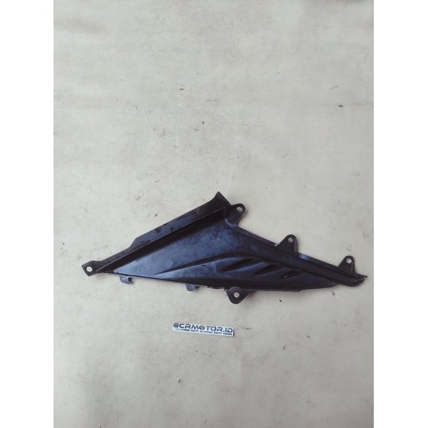 Sambungan Coverside Cover Aki Samping Cover Mesin L Kiri Honda Megapro Mono New Shock Monoshock Ori 