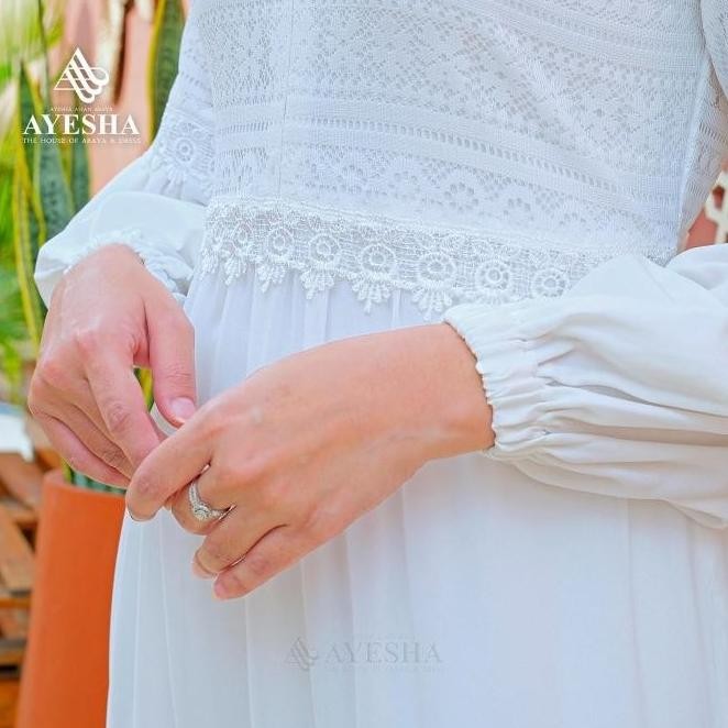 Ayesha Gamis Putih Brukat Wanita Mewah Elegan Terbaru 048 Moshiebunns_