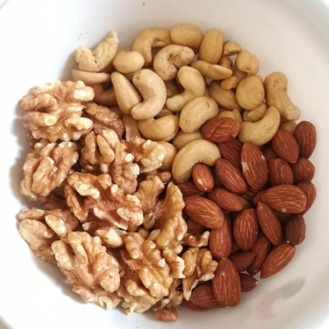 

NEW PRODUK MIX WALNUT MEDE ALMOND 500GRAM !!!!!