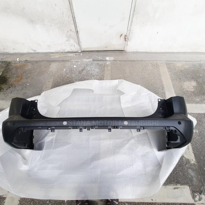 Bumper Bemper Belakang Asli Mitsubishi New Pajero Sport Facelift 2021