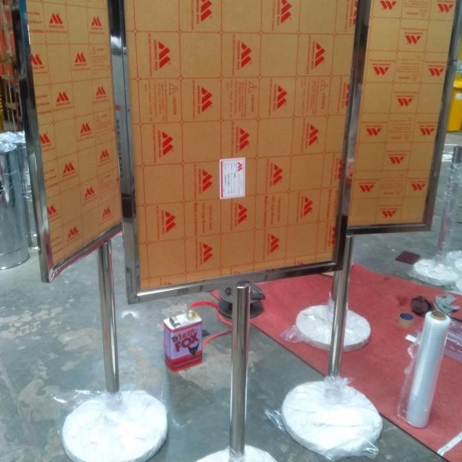 

Murah Standing Display Stainless/ Standing Poster A1