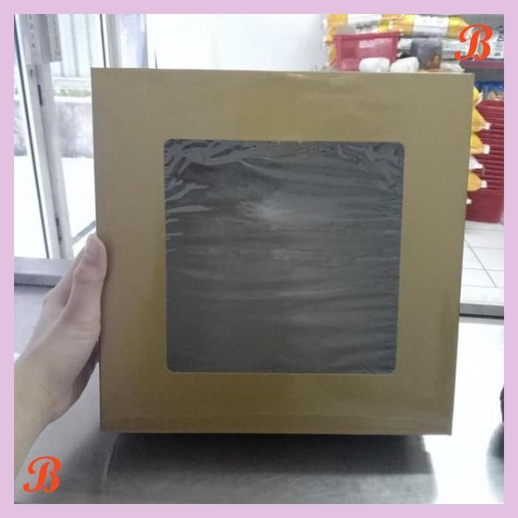 

| VRB | KOTAK EMAS 28 X 28CM TINGGI 7