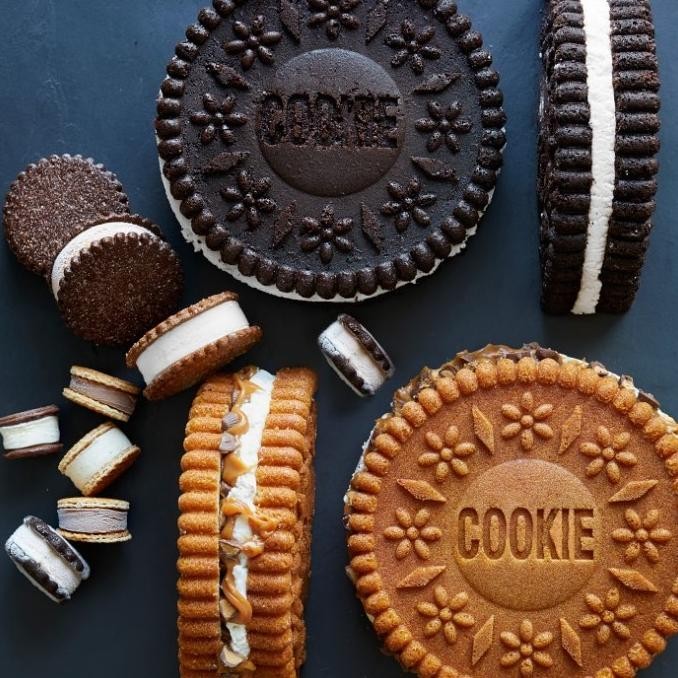 Williams Sonoma - Nonstick Cookie Cake Pan, Set Of 2, Loyang Kue Sisidwiputri