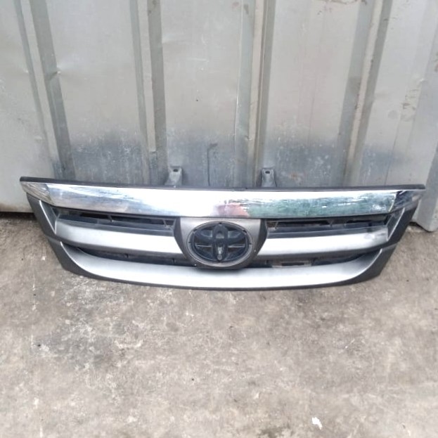 GRILL CHROME BUMPER DEPAN TOYOTA FORTUNER 2005-2010