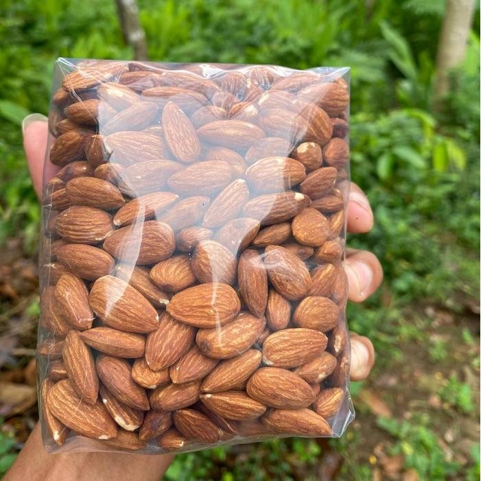 

BARANG TERLARIS kacang almond panggang rasa original