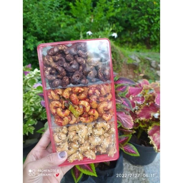 

BARANG TERLARIS KACANG METE MIX 3 RASA / KACANG METE MATANG VARIAN 3 RASA
