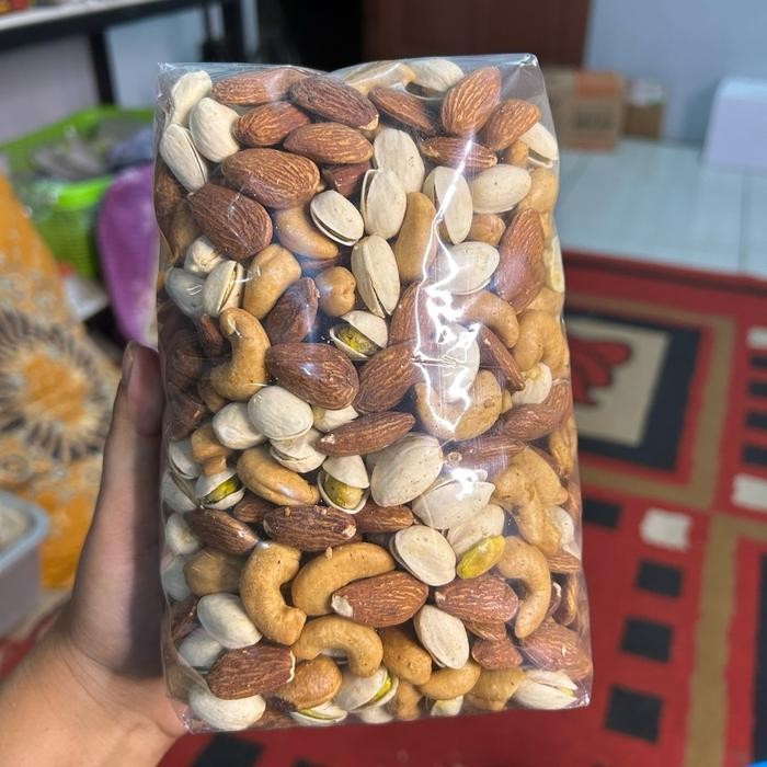 

TRIAL MIX KACANG Mede/ Mente Goreng Bawang Asin ,ALMOND DAN PISTACHIO Food Snacks