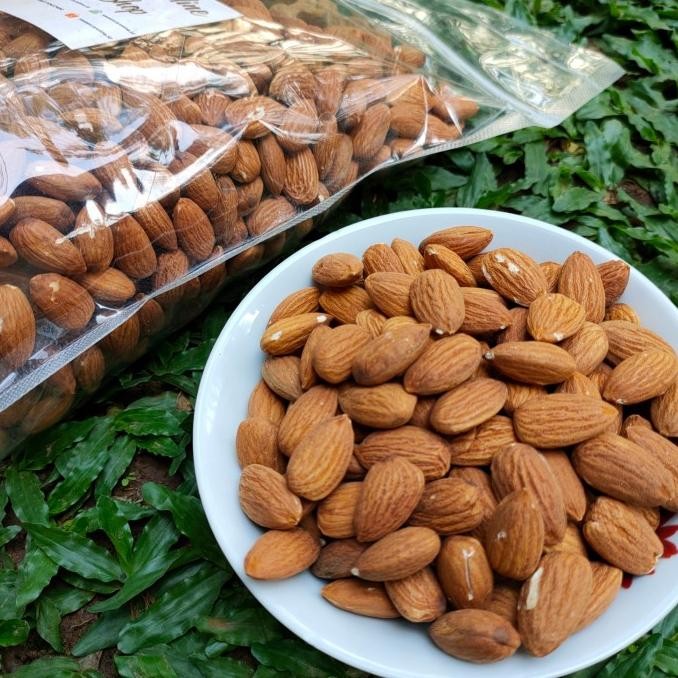 

200gr Kacang Almond Roasted Almond Berkualitas