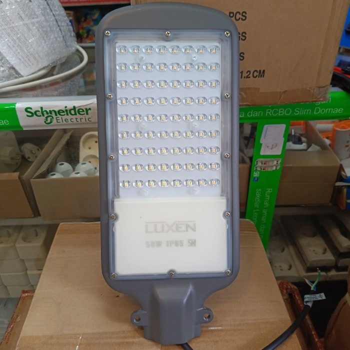 Lampu Jalan PJU LED 50 watt IP65 SMD 100Lm/w LUXEN Bergaransi 1th