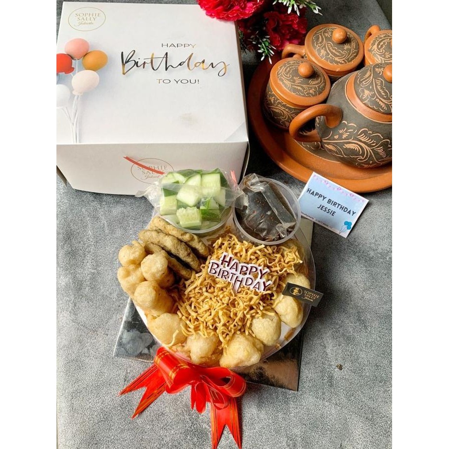 

Pempek Tart Hampers Birthday Edition Lengkap - Ready Setiap Hari DVS
