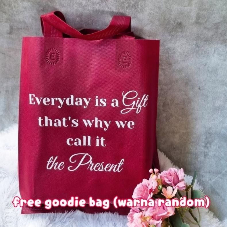 

TERMURAH Hampers Valentine Hadiah Cewek / Kado Anniversary Pacar / Giftbox Buket Bunga Boneka Teddy Oy58