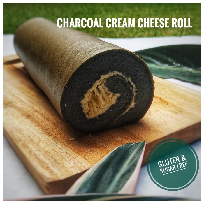 

FLOURLESS KETO DEBM CREAM CHEESE CHARCOAL ROLL CAKE