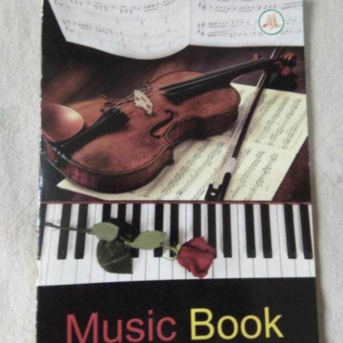 

TERJAMIN BUKU TULIS MUSIK / BUKU TULIS NOT BALOK / 1 PACK ISI 12 BUKU KODE 1384