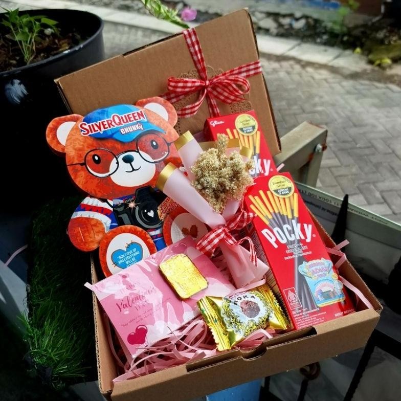 

COD Hampers Silverqueen Bear coklat silverqueen hampers valentine kado coklat murah kado coklat spesial kado pacar kado coklat spesial valentine days KT78