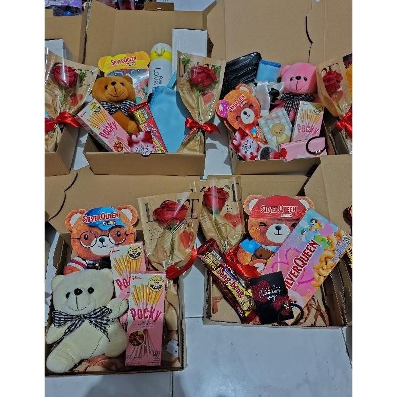 

BISA COD Aneka Hampers Ulang Tahun/Wisuda/Kado Pacar/Valentine/Anniversary Dll. Ada chunky bear / Beruang. siap kirim!. Bisa request kata2 If56