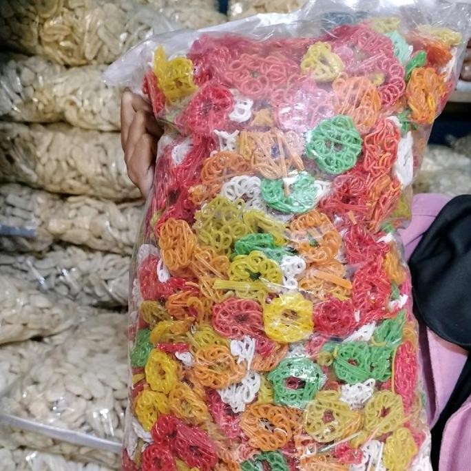 

KERUPUK MAWAR WARNA WARNI 1 BAL 5 KG Krupuk Kering Makanan topping seblak TMS
