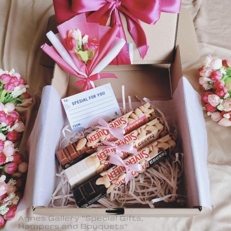 

SPECIAL Hampers Coklat / Hampers Boneka / Kado Valentine / Kado Ulang Tahun / Gift Box / Coklat Silverqueen Chunky et-12