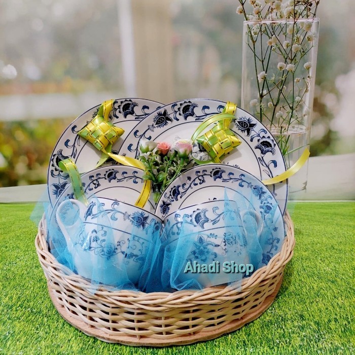 

Parcel lebaran murah/ parcel keramik set/ parcel piring/ hampers murah