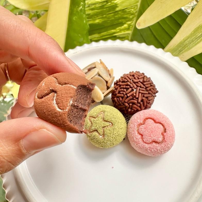 

TERLARIS Zelco - Chocolate Coklat Ball Mix Strawberry Matcha er-56