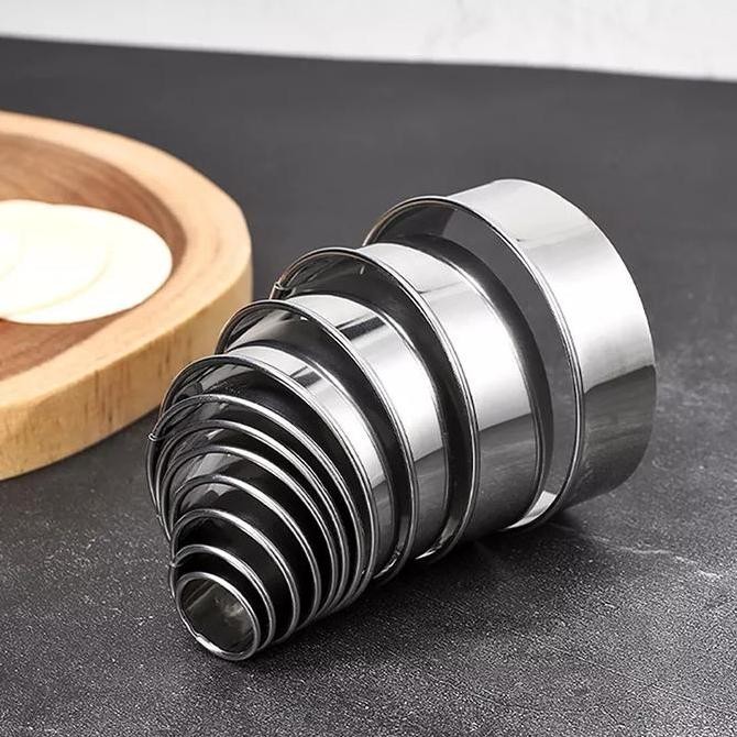 

SIAP KIRIM CETAKAN KUE ROTI SET 12 IN 1 FREE BOX BULAT STAINLESS STEEL RING CUTTER BREAD BAKING STAINLESS STEEL CETAKAN RING SET CUTTER MOUSSE TERLARIS TERMURAH KITCHENWARE