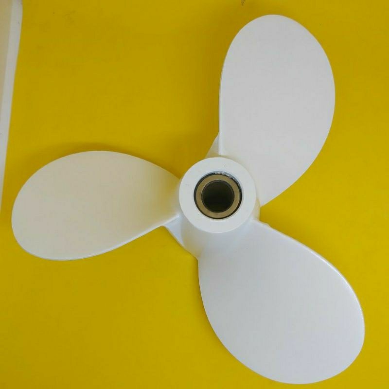 Propeller mesin tempel Yamaha 15pk model pen