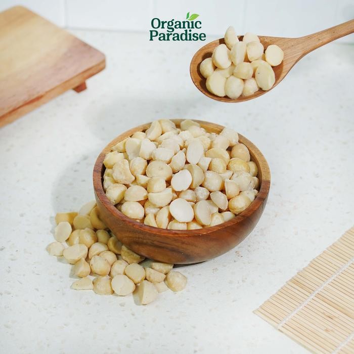 

Produk Terbaru Kacang Macadamia Panggang / Roasted Macadamia 500 Gram Packing Aman