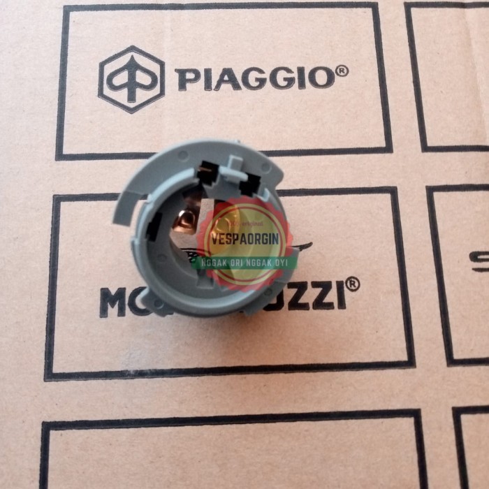 Fiting Lampu Depan Piaggio Zip