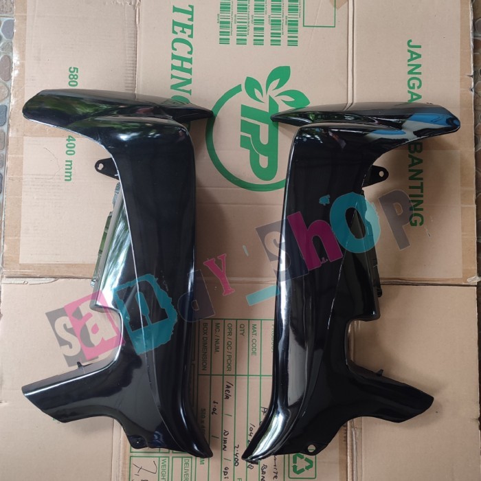 Sayap Kanan-Kiri Suzuki Smash 110 Lama Hitam